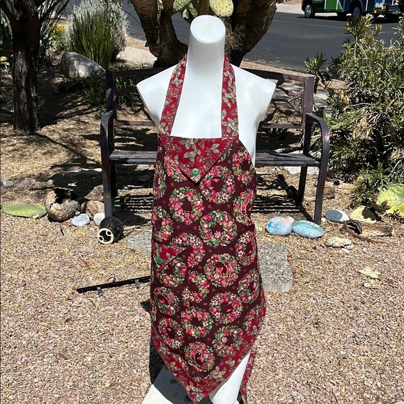 Handcrafted Other - Handcrafted Christmas Wreath Apron with Pocket